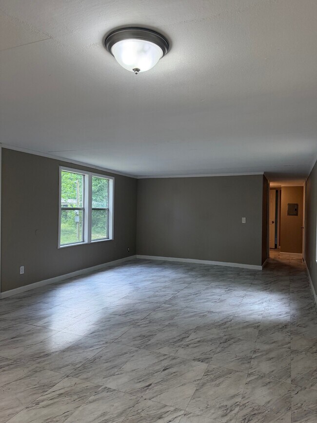 Foto del edificio - 10 Lakeview Dr