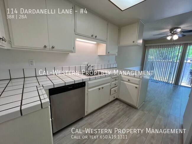 Foto del edificio - $3100 -3 bed/1.5 bath Los Gatos Duplex wit...