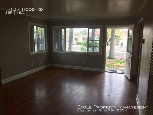 Foto del edificio - Clean 2BD 1 BA Home with Garage