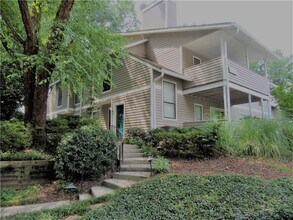 Building Photo - 1503 Wynnes Ridge Cir SE