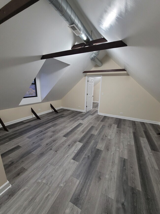 Foto del edificio - 3245 W 23rd St