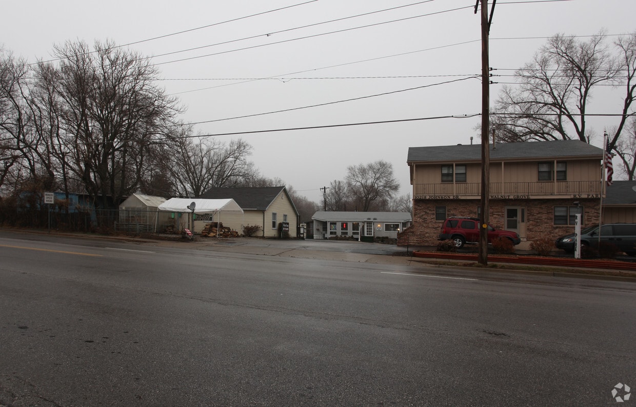 Primary Photo - 10218 Johnson Dr