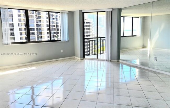 Foto del edificio - 540 Brickell Key Dr