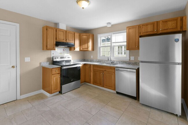 Foto del edificio - 3 Bed 1 Bath Home for Rent in Hampton!