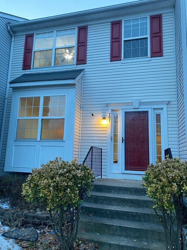 Photo - 707 Kings Crest Dr Townhome