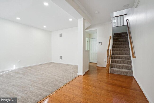 Foto del edificio - 4935 Chaste Tree Pl