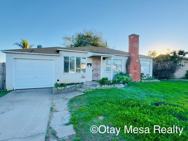 Foto del edificio - Charming 2-Bedroom Home with Expansive Outdoor Space