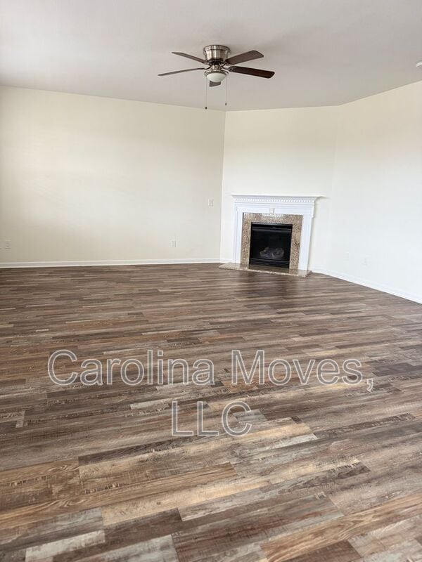 Building Photo - 223 Collingwood Ln