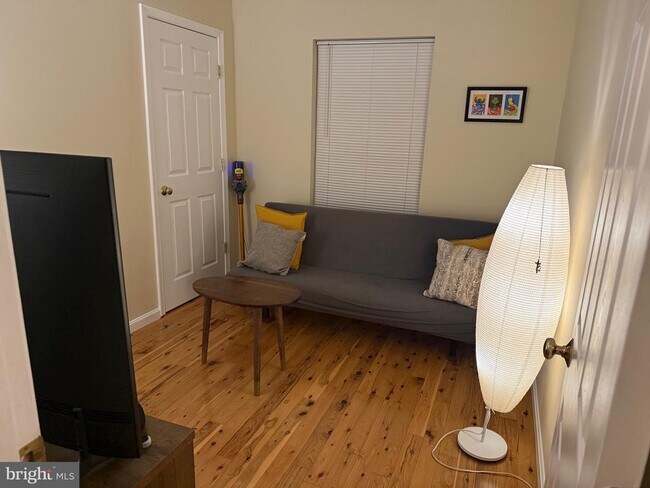 Foto del edificio - 4126 Timber Log Way