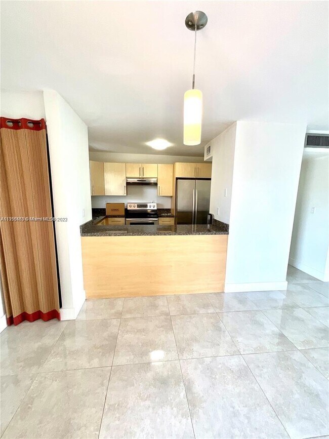 Foto del edificio - 8897 Fontainebleau Blvd
