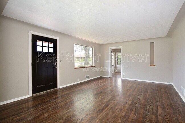 Foto del edificio - 4105 Pierce St