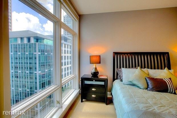 Building Photo - 2 br, 2 bath - 230 S Tryon St # 12