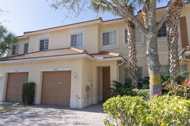 Foto del edificio - 3235 NW 31st Terrace
