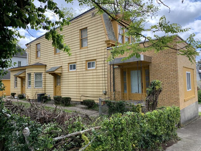 Building Photo - 603 Riddle Rd