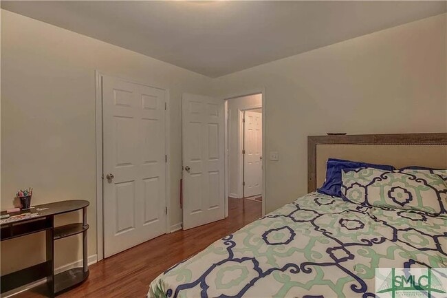 Building Photo - 1914B McLeod St