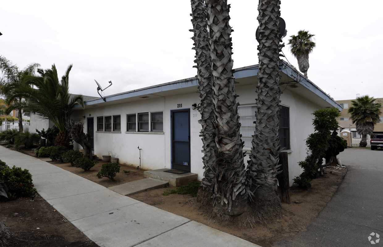Building Photo - 209-213 Surfrider Way