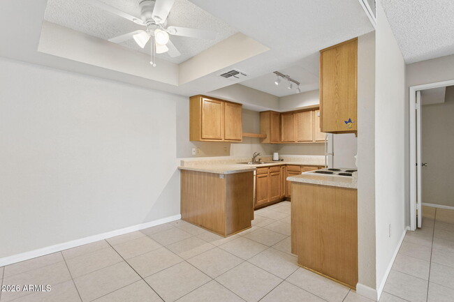 Building Photo - 4444 E Paradise Ln