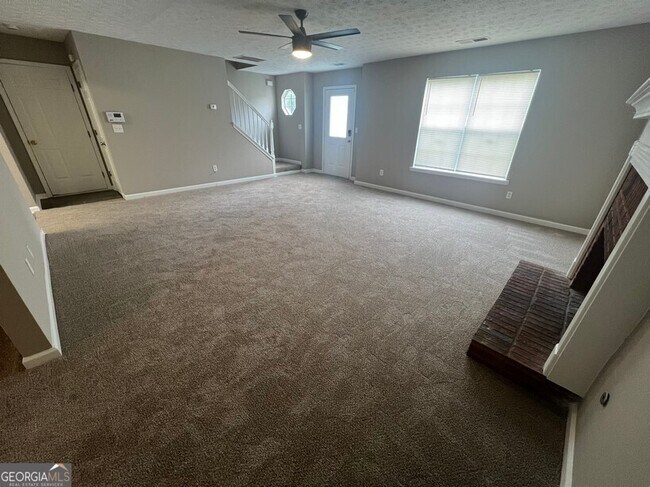 Building Photo - 70 Princeton Way