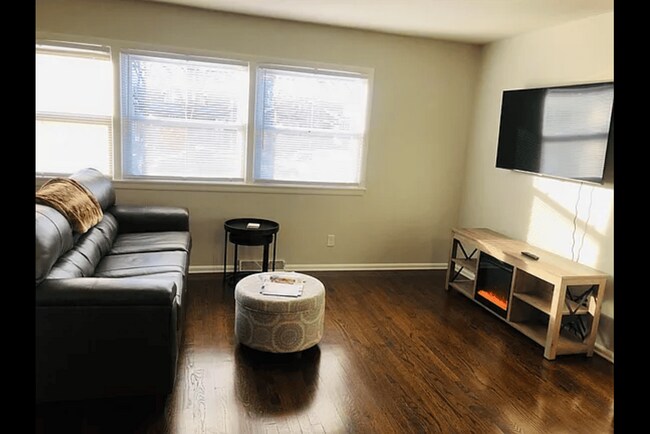 Foto del edificio - 4048 N Prospect Ave
