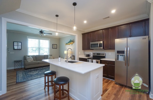 Building Photo - 101 Lincoln St