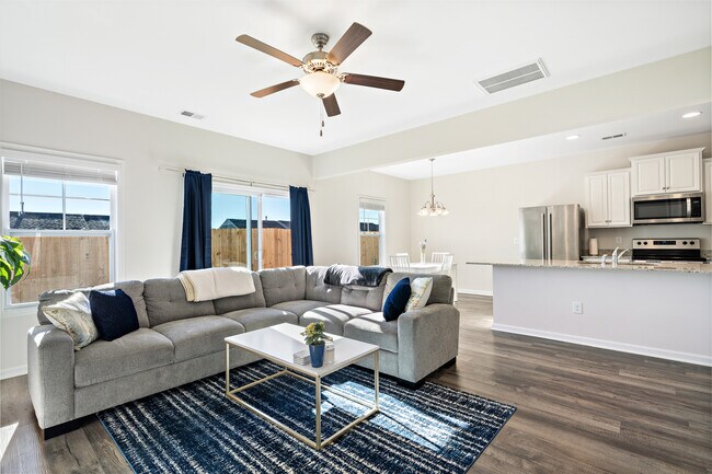 Foto del edificio - 326 Trail Branch Ct