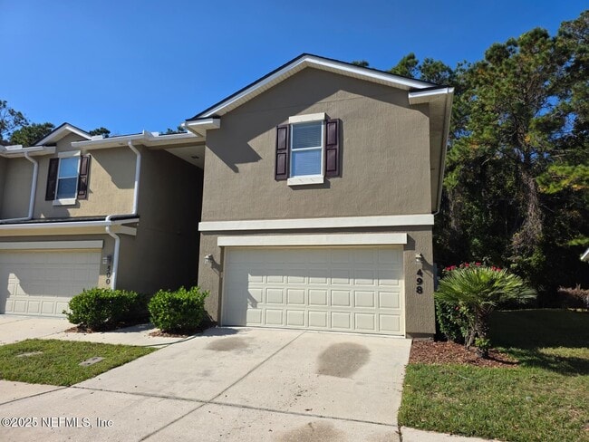 Building Photo - 498 Walnut Dr