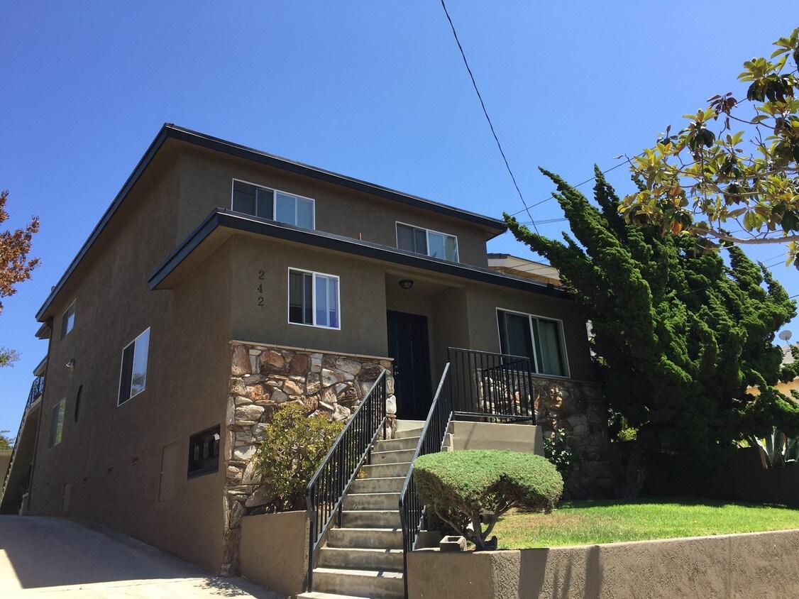 Primary Photo - 242 N Juanita Ave