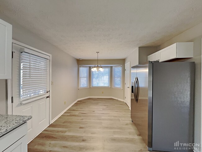 Building Photo - 151 Chantilly Ln