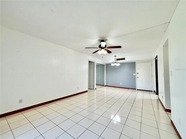 Foto del edificio - 802 Oakgrove Dr