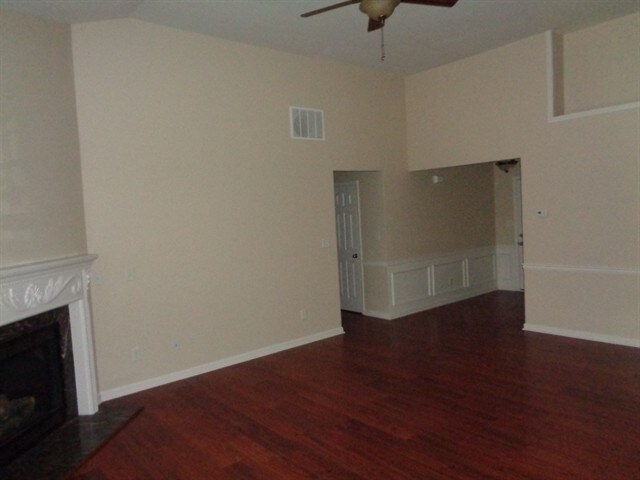 Building Photo - 2480 Woodford Lane