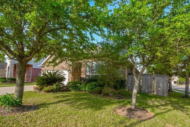 Foto del edificio - 5002 Rustic Cove Ln