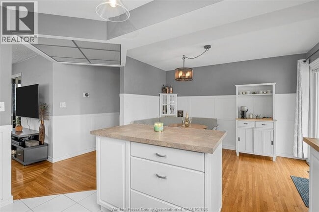 Photo du bâtiment - 310 Superior St