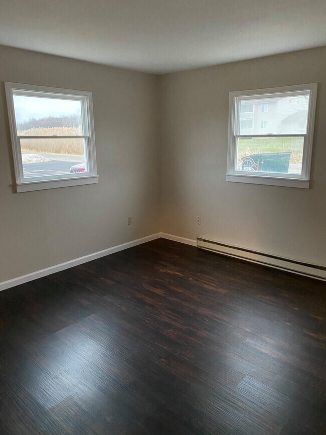 18 Green Acres Dr, Central Square, NY 13036 Apartments Central Square