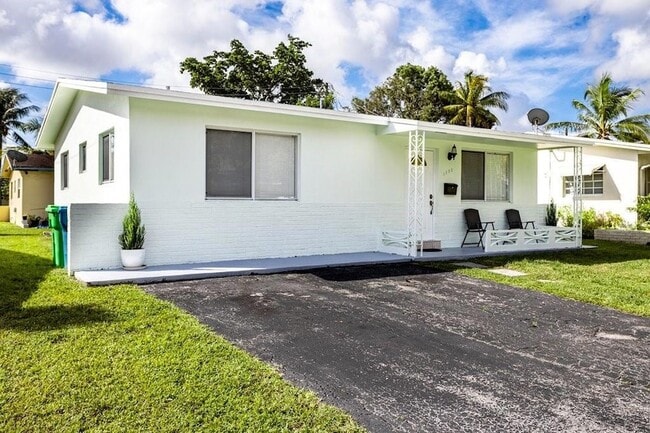 Building Photo - 6888 NW 30th St