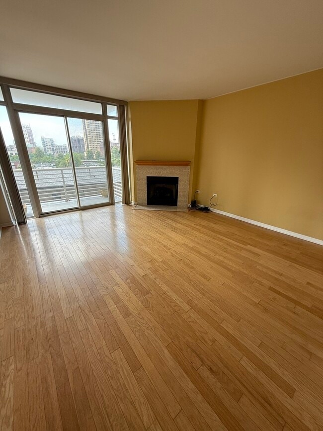 Building Photo - 1515 S Prairie Ave