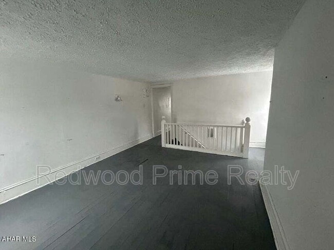 Building Photo - 1320 16th Ave