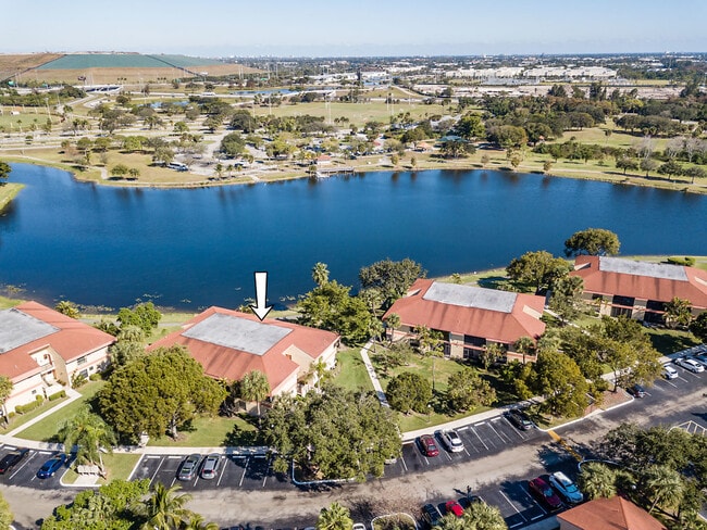 Building Photo - 2738 Carambola Cir S