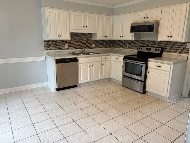 Foto del edificio - 3346 Ravenwood Dr