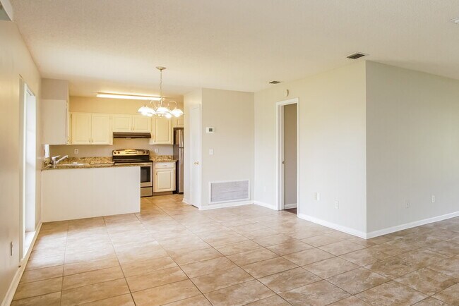 Building Photo - 2141 Kendall Ct