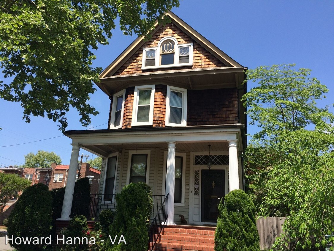 4 br, 2.5 bath House 834 Spotswood Avenue House Rental in Norfolk