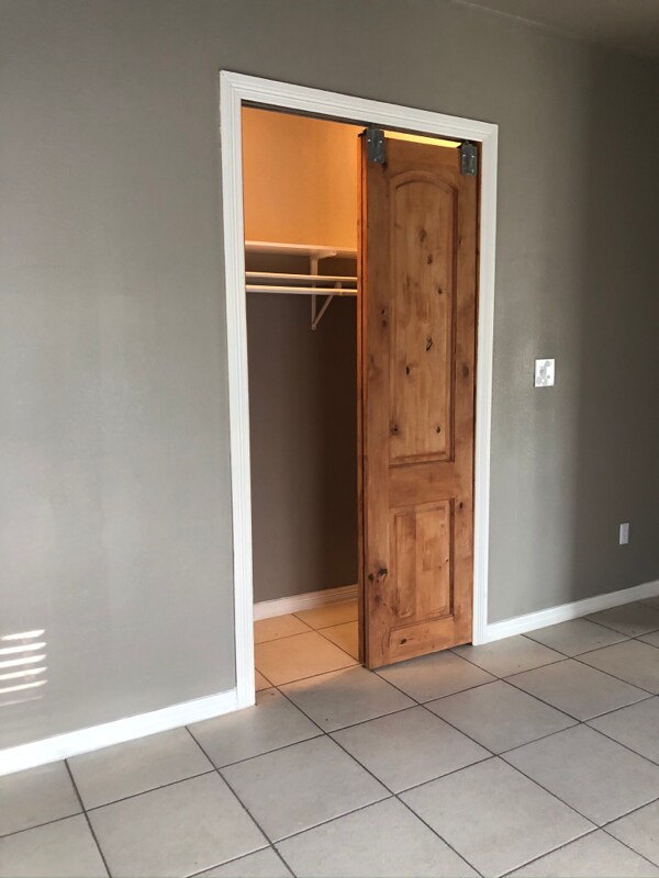 Building Photo - 5110 Ranchero Ln