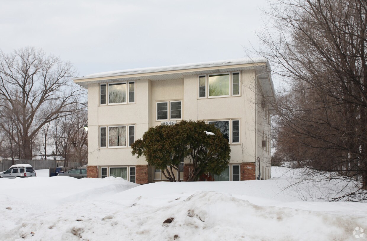 Building Photo - 5846 2 1/2 St NE