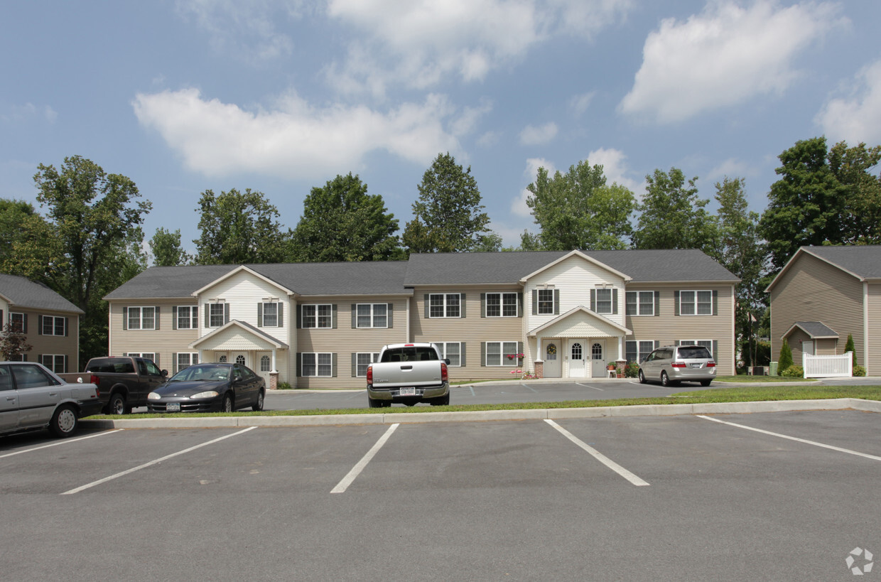 Ample Parking - Water Tower Village Apartments