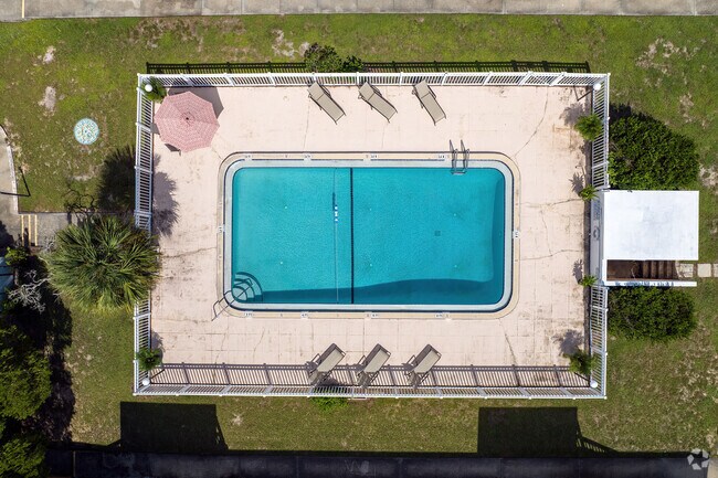 Piscina - Manatee Bay Apartments