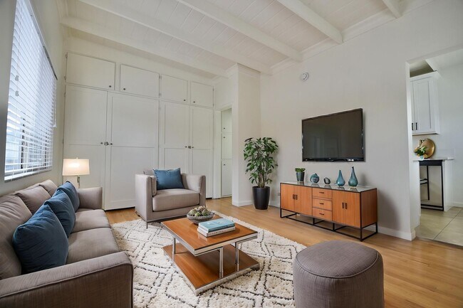 Foto del edificio - 605-609 North Hollywood Way