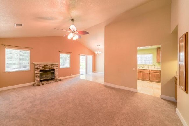 Building Photo - 3 bedroom in Gilroy CA 95020
