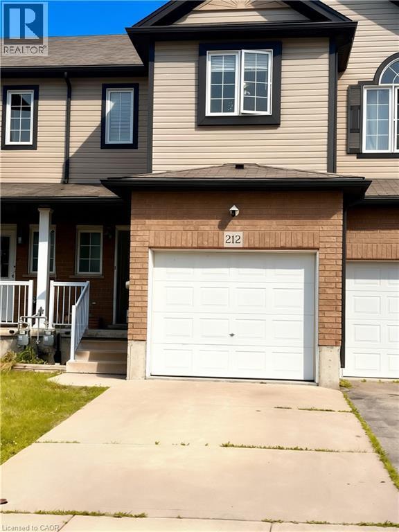 Building Photo - 212 Countrystone Crescent