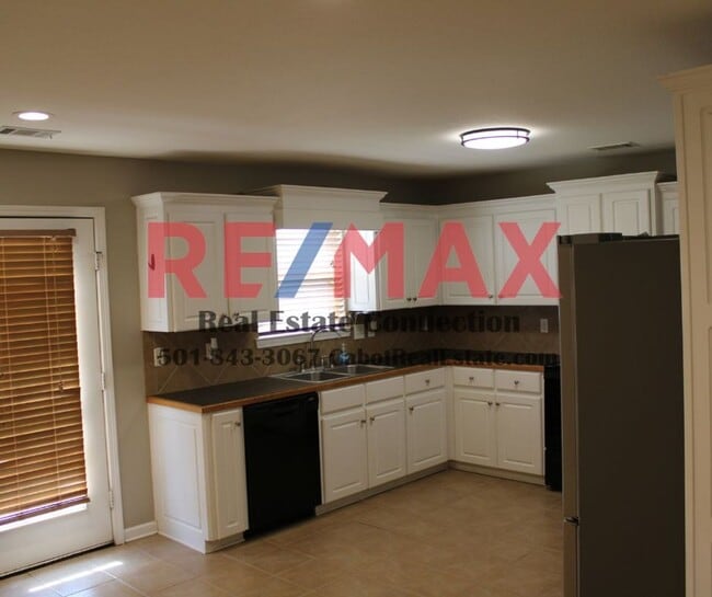 Foto del edificio - Sorry No Smoking and Pets Permitted with Restrictions