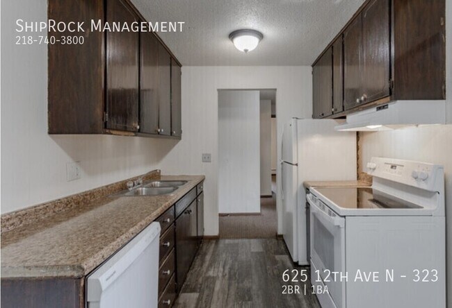 Foto del edificio - 625 12th Ave N