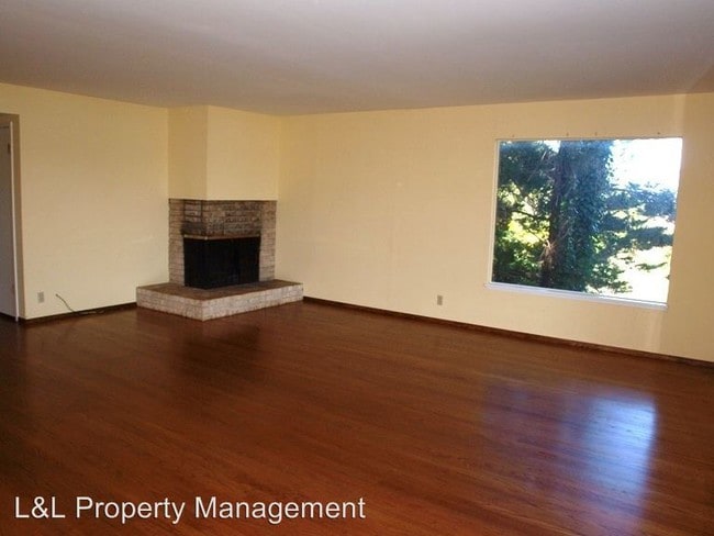 Foto del edificio - 86 Rodeo Ave